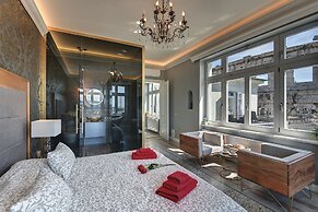 Arena & Seaview Luxurious Residence