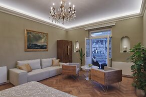 Arena & Seaview Luxurious Residence