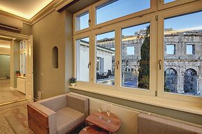 Arena & Seaview Luxurious Residence