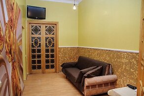 Golden Globus Hostel