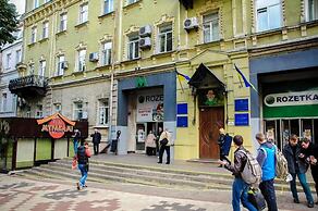 Golden Globus Hostel