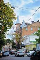Golden Globus Hostel