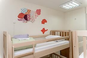 Globus Lipki Hostel