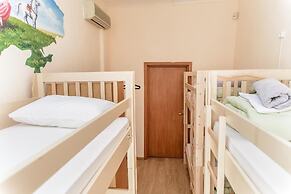Globus Lipki Hostel