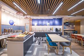 Holiday Inn Express Shanghai Jiading Center by IHG