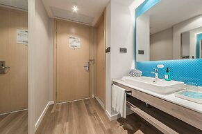 Holiday Inn Express Shanghai Jiading Center by IHG