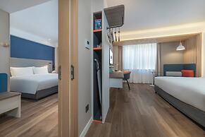 Holiday Inn Express Shanghai Jiading Center by IHG