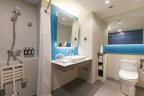 Holiday Inn Express Shanghai Jiading Center by IHG