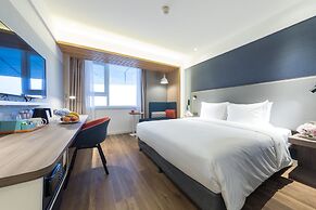 Holiday Inn Express Shanghai Jiading Center by IHG