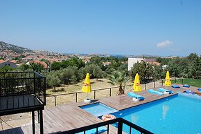 Victoria Hotel and Lounge