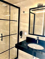 Victoria Hotel and Lounge