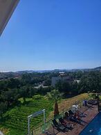 Victoria Hotel and Lounge