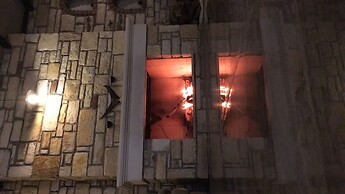 Victoria Hotel and Lounge