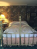 Nine O Five Royal Hotel