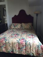 Nine O Five Royal Hotel