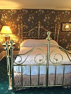 Nine O Five Royal Hotel