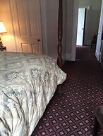 Nine O Five Royal Hotel