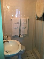 Nine O Five Royal Hotel