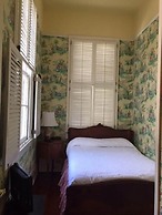 Nine O Five Royal Hotel