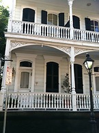 Nine O Five Royal Hotel