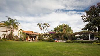 Residencia Jardin Real