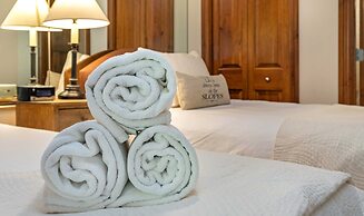 Lionsquare Lodge North #282 2 Bedroom Condo by RedAwning