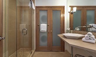 Townsend Place A107 2 Bedroom Condo by RedAwning