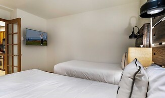 Townsend Place A107 2 Bedroom Condo by RedAwning