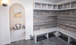 814 Eagle Dr. 4 Bedroom Home by RedAwning