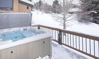 814 Eagle Dr. 4 Bedroom Home by RedAwning