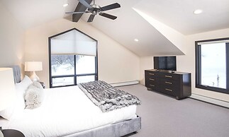 814 Eagle Dr. 4 Bedroom Home by RedAwning