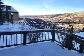 814 Eagle Dr. 4 Bedroom Home by RedAwning