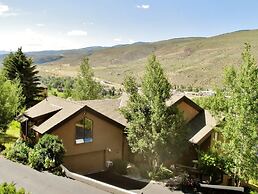 814 Eagle Dr. 4 Bedroom Home by RedAwning