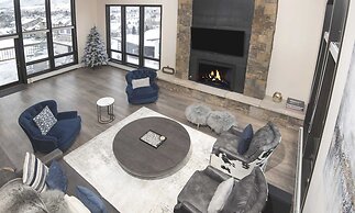 814 Eagle Dr. 4 Bedroom Home by RedAwning