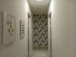 BLeisure Parkland Homestay