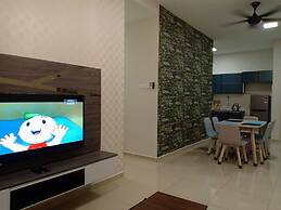 BLeisure Parkland Homestay