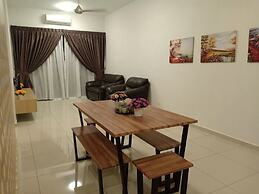 BLeisure Parkland Homestay