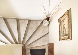 Classic Central Athinian Apartment