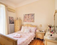 Classic Central Athinian Apartment