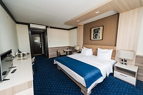 Hotel Holiday