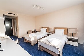 Hotel Holiday