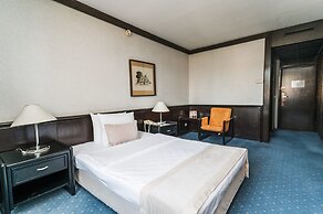 Hotel Holiday
