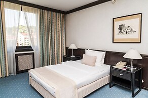 Hotel Holiday