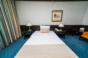 Hotel Holiday