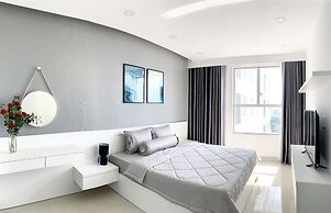 Justay Rivergate Center