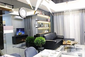 Justay Rivergate Center