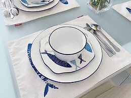 Justay Rivergate Center