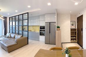 Justay Rivergate Center