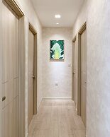 Justay Rivergate Center