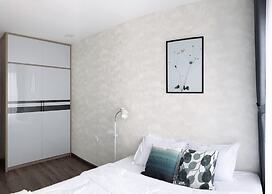 Justay Rivergate Center